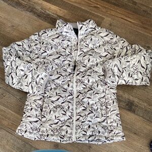 The North Face down black and grey floral winter jacket size youth XL 18